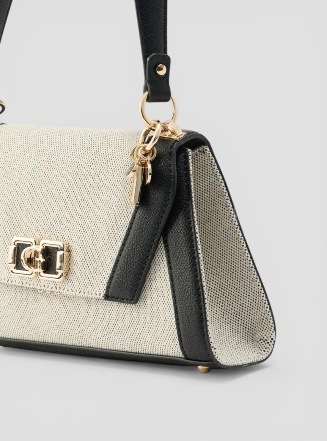 GUESS Womens Beige Black Karnilla Flap Shoulder Bag AG971919 Detail View