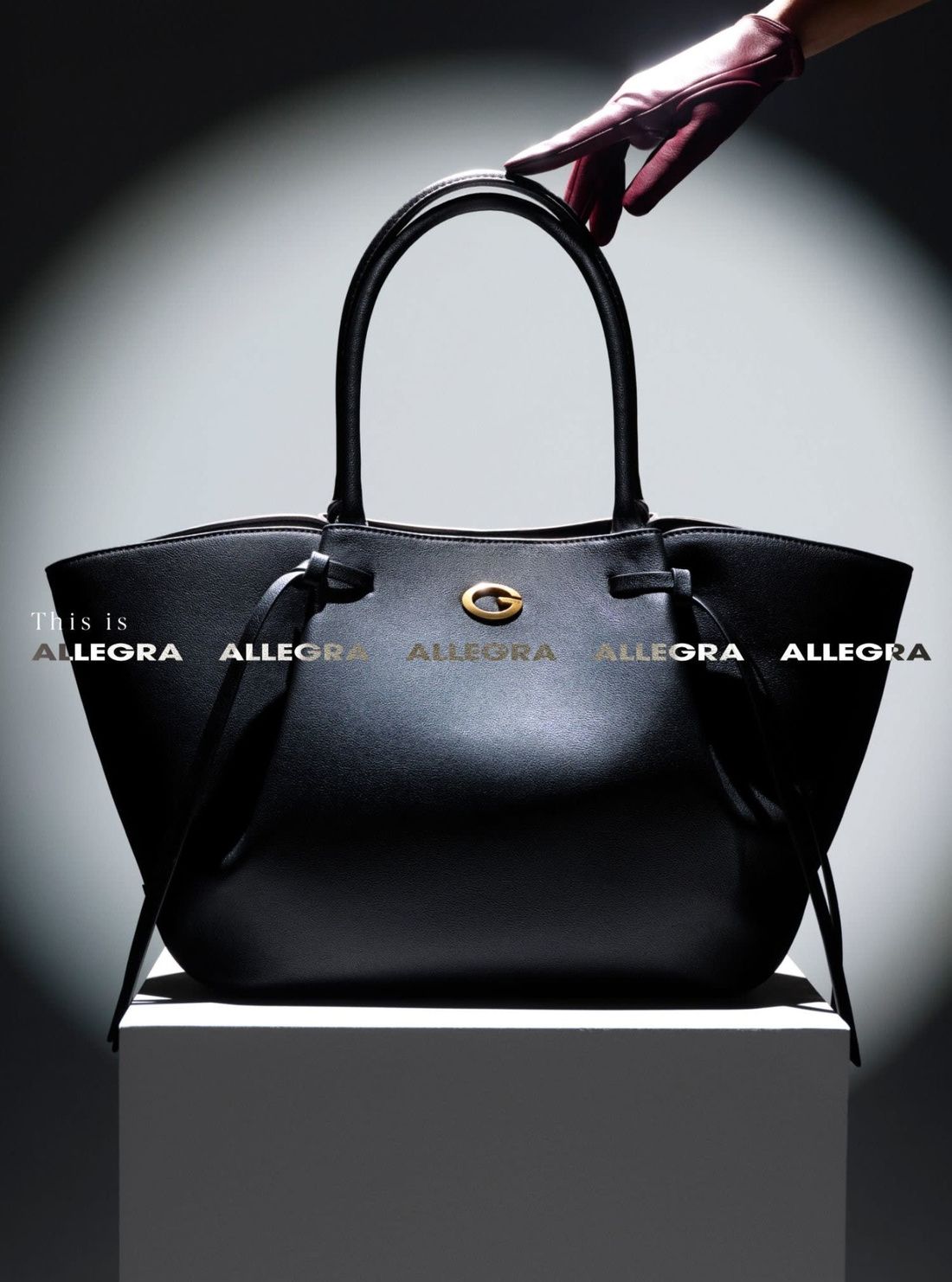 GUESS Womens Black Allegra Girlfriend Tote Bag BG223723 Model View