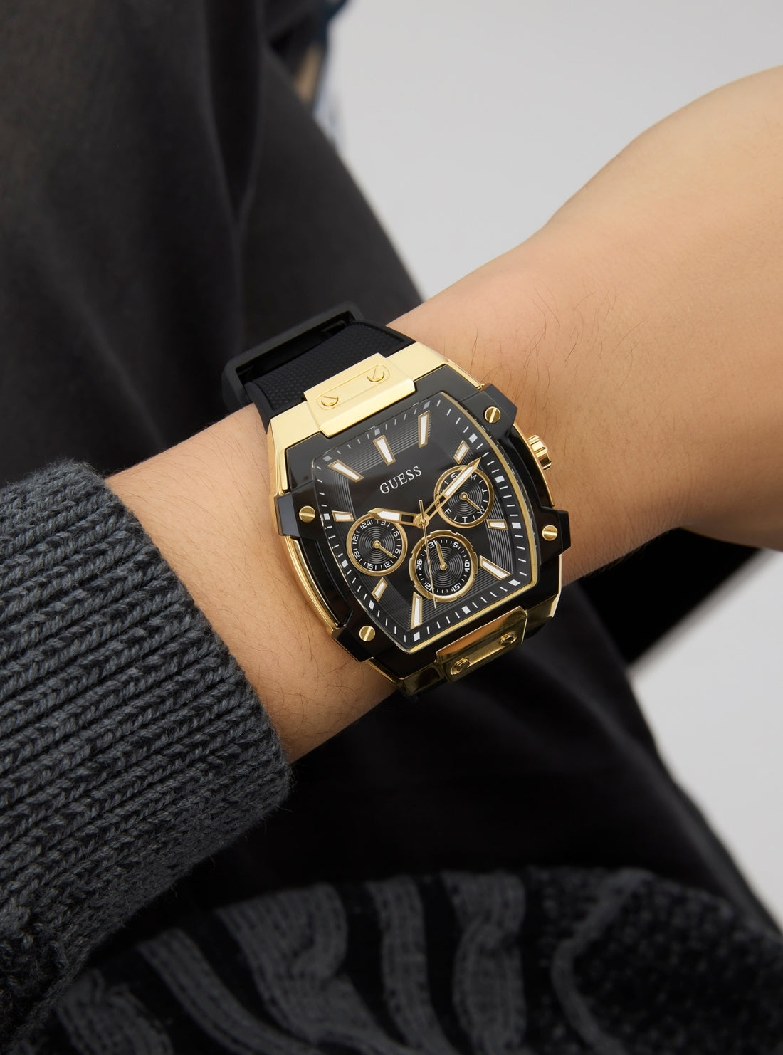 Guiano Black Gold サイン Amazon.com: GUESS Gold-Tone Stainless Steel + Black Stain