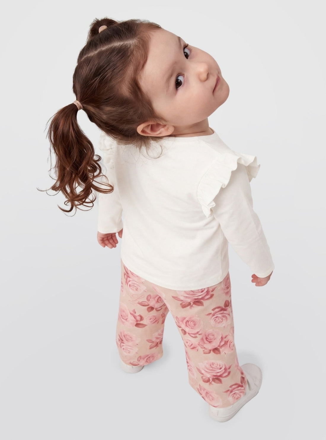 GUESS Kids White Long Sleeve Bear T-Shirt (2-7) K6BI05K5802 Model view3