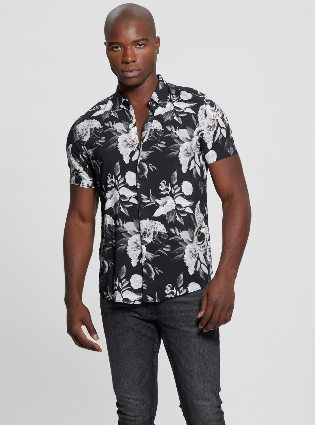 DESIGN - Camicia A Maniche Corte Comoda In Raso Kaki Chiaro Con Rever Pronunciato DESIGN - Camicia A Maniche Corte Comoda In Raso Kaki Chiaro Con Rever Pronunciato