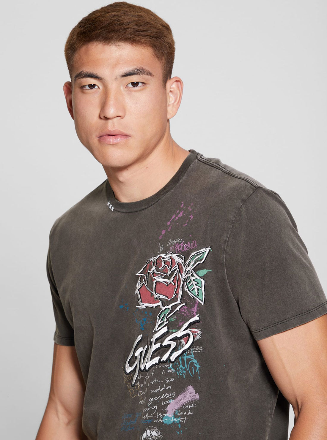 Black Washed Graffiti Rose T-Shirt | GUESS Men's | Detailed view