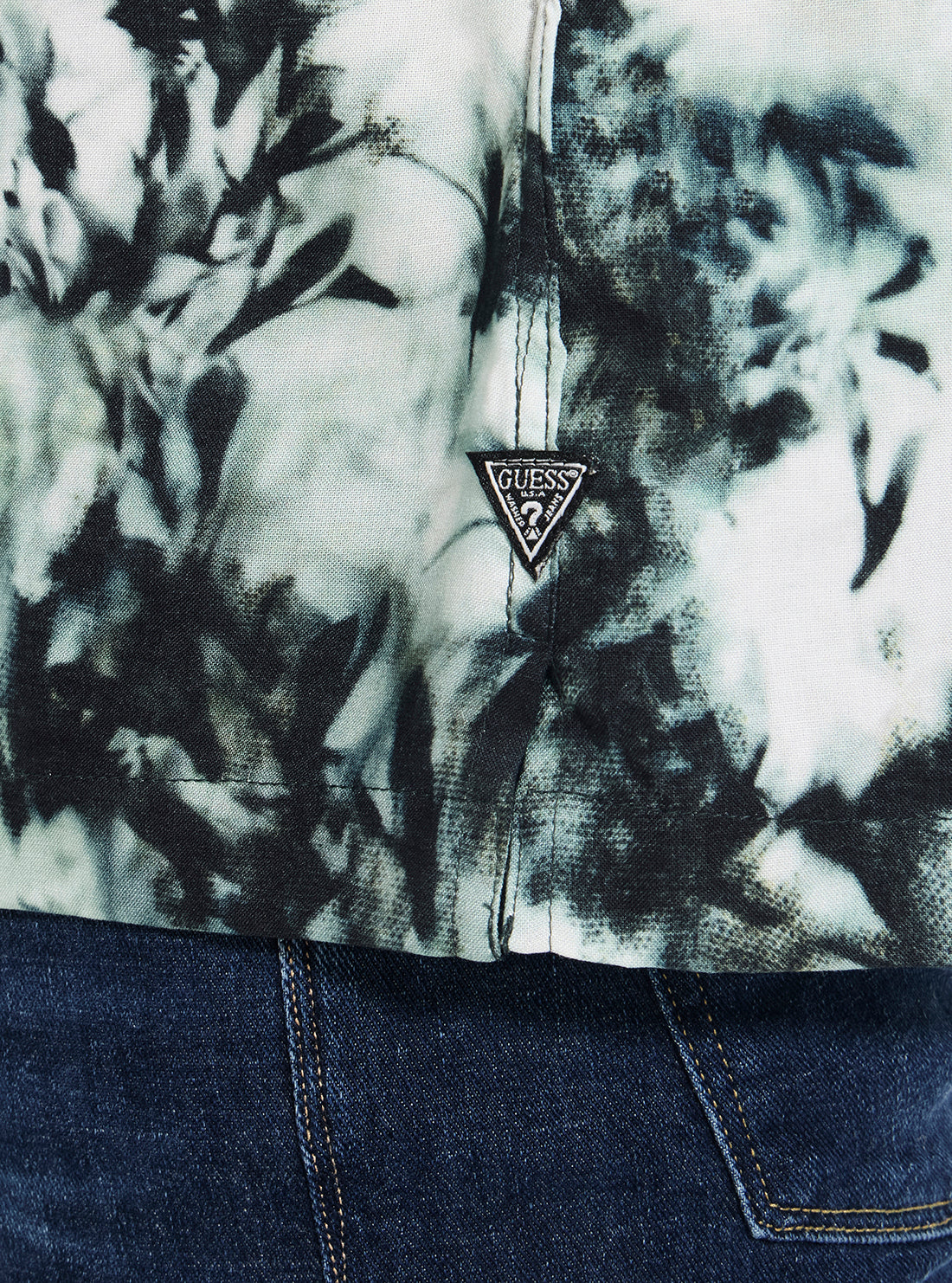 GUESS Mens Green Abstract Tie-Dye Floral Shirt M5BH79WD4Z2 Detail View_2
