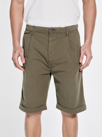 GUESS Mens Green Taylor Chino Shorts M5GD26WH4GA Front View