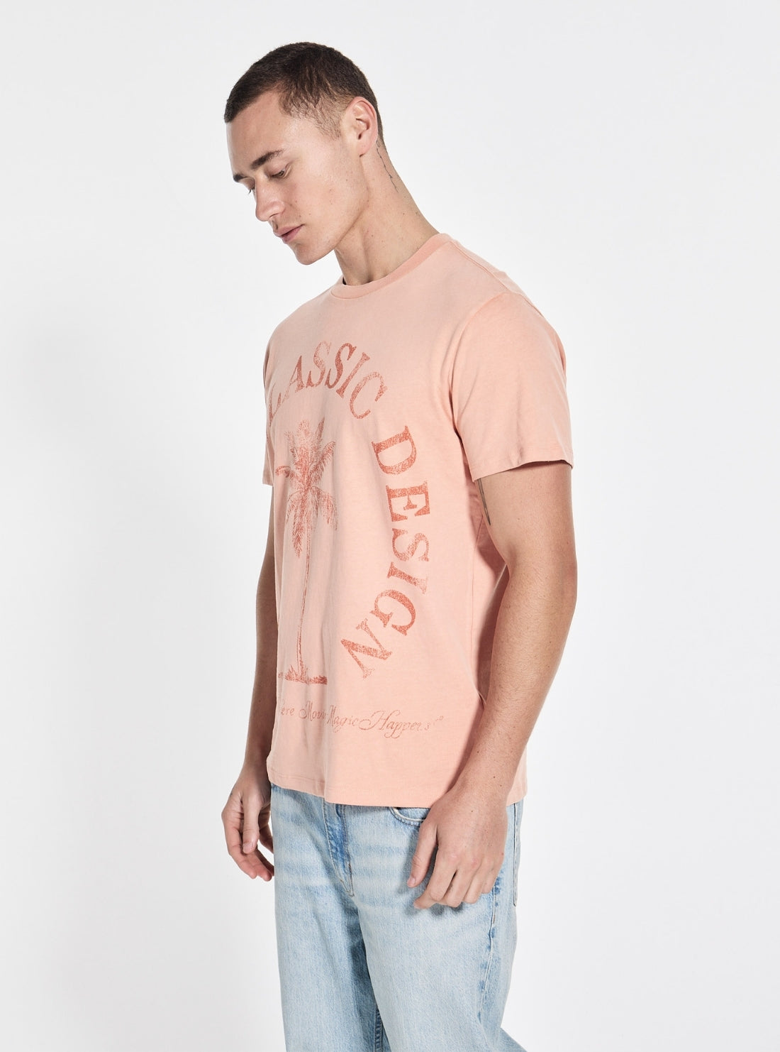 GUESS Mens Orange Basic Guess Classic Design T-Shirt M5GI40KBZV1 Front Side View