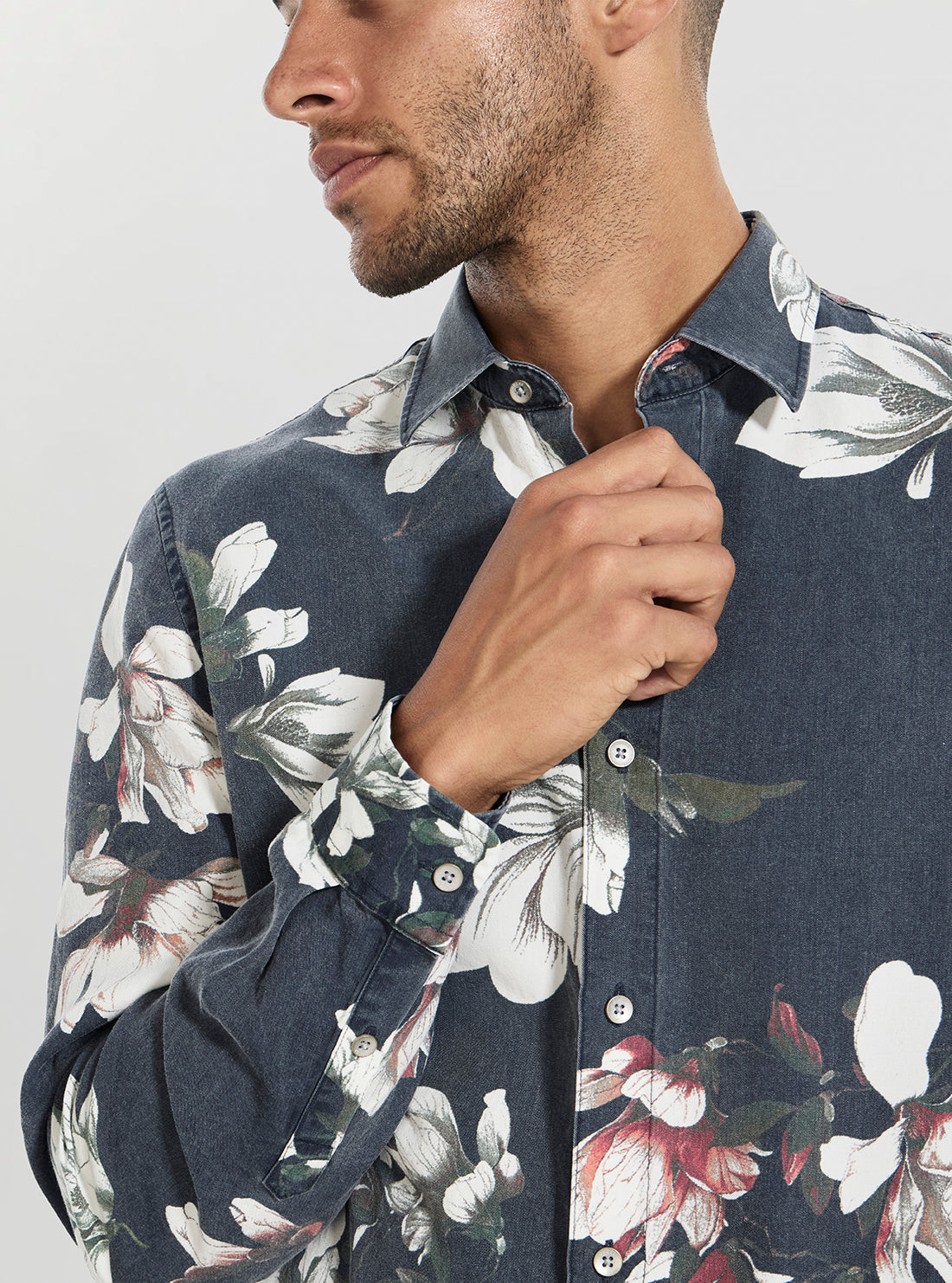 GUESS Mens Navy Floral Print Cotton Shirt M5YH40WH7Y2 Detail View