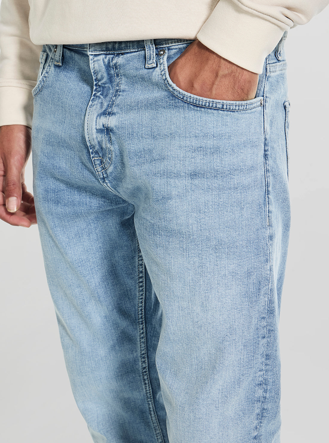 GUESS Mens Mid-Rise Resort Rodeo Jeans in Light Wash M6GA31D0779 Detail View