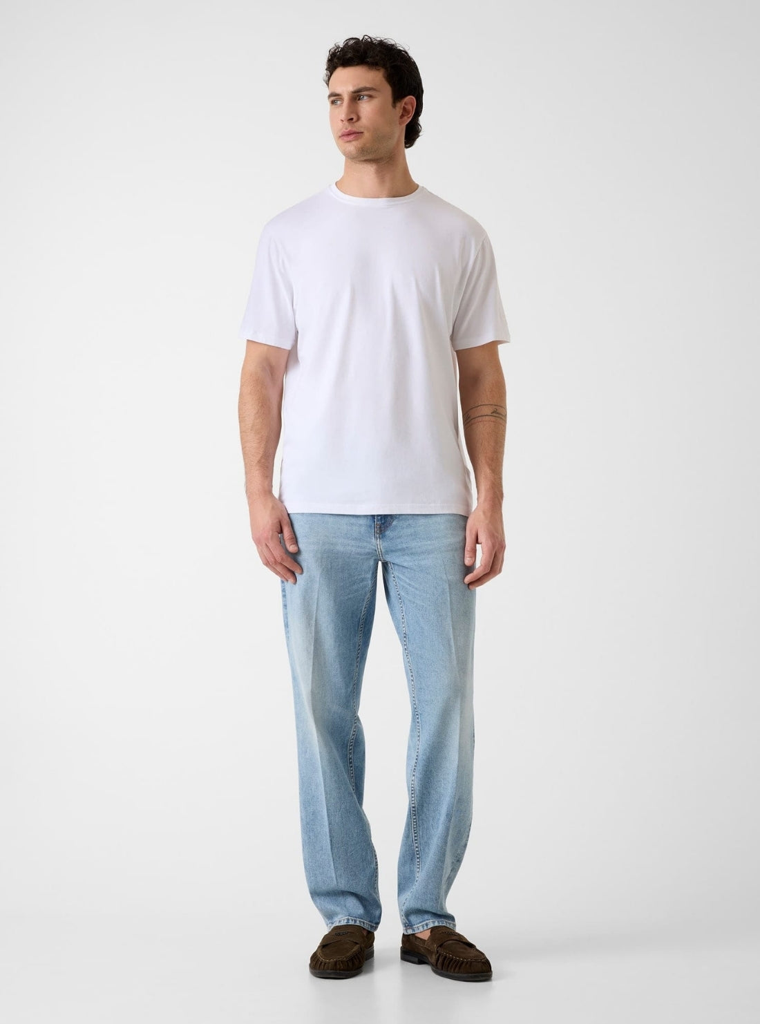GUESS Mens Mid-Rise Damon Jeans in Light Wash M6GA82D1090 Full View