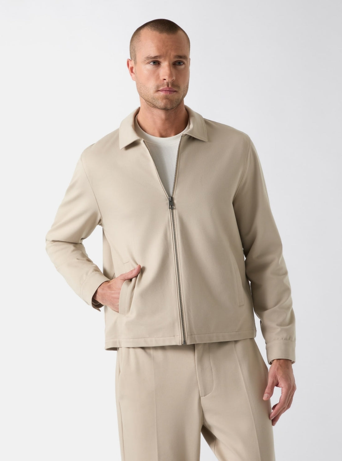 GUESS Mens Beige Alton Zip Jacket M6GL40K3366 Front View_2