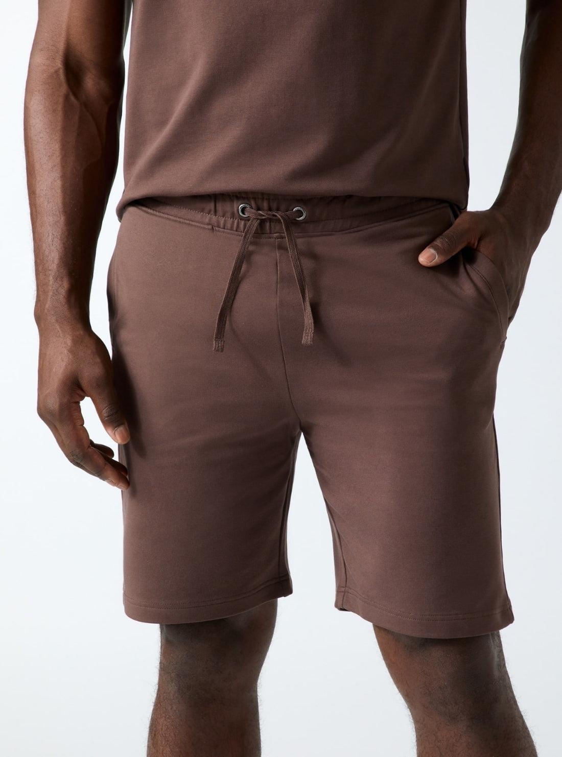 GUESS Mens Brown Drawcord Interlock Active Shorts M6YD19K7385 Front View