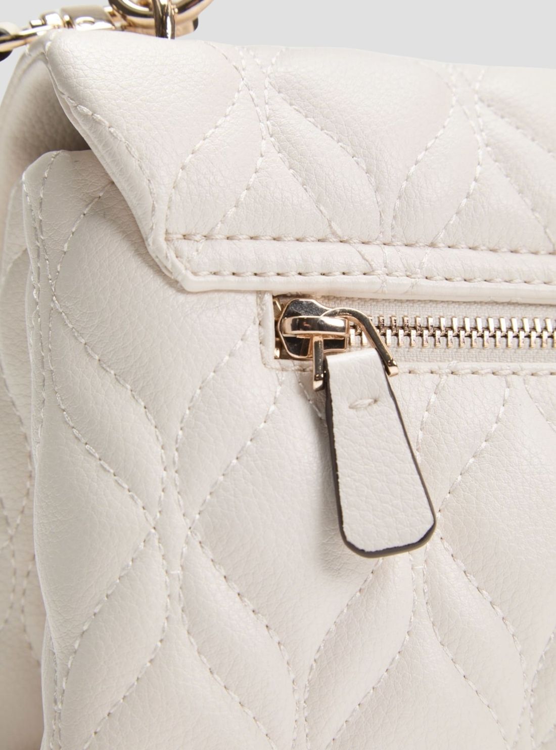 GUESS Womens Off-White Maxine Flap Crossbody Bag QG973320 Detail View1