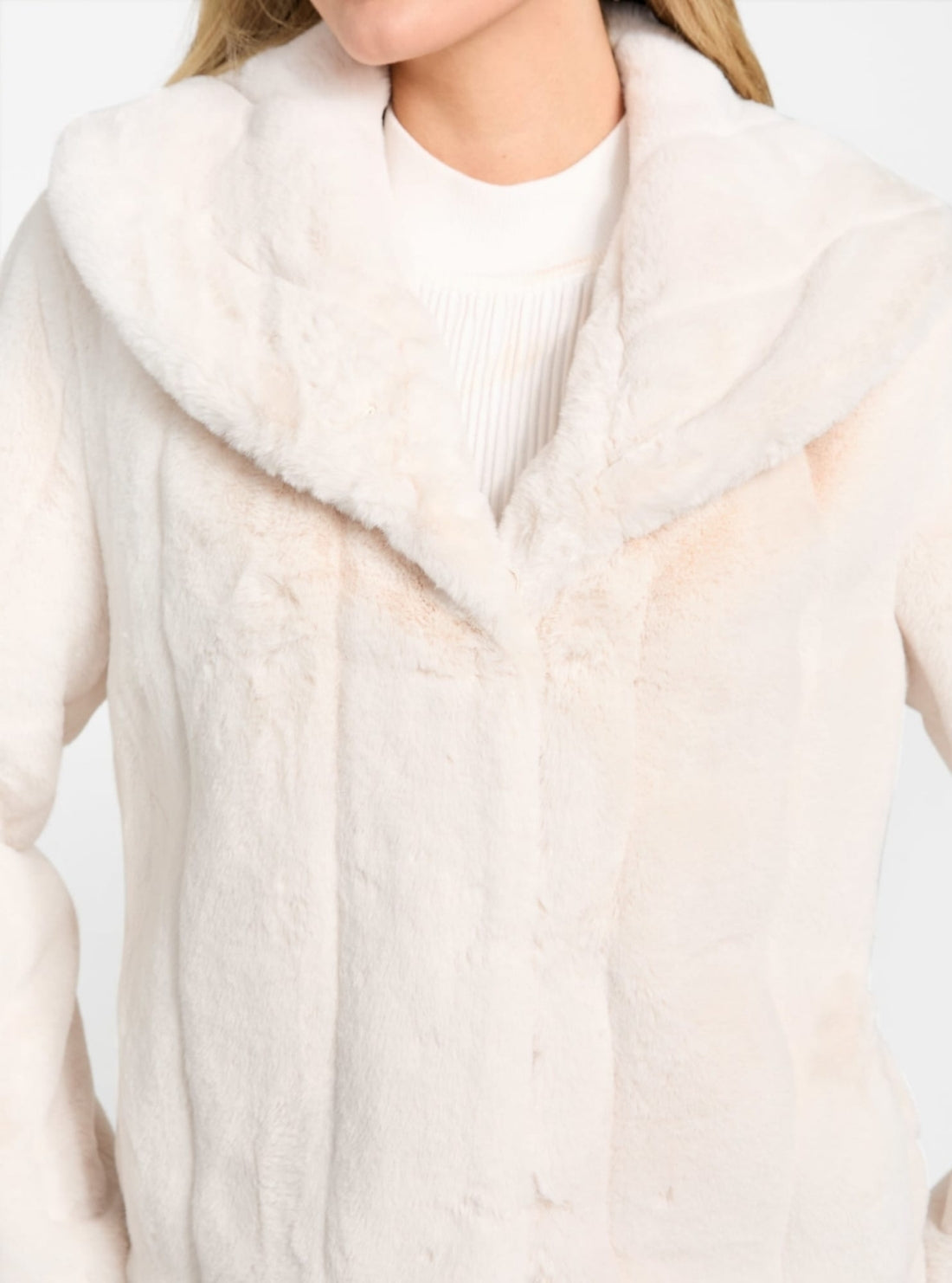 GUESS Womens White Sophy Faux-Fur Jacket W0BL0NWDCH0 Detail View