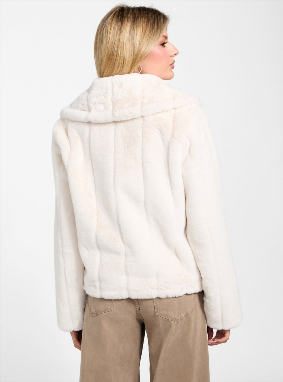 GUESS Womens White Sophy Faux-Fur Jacket W0BL0NWDCH0 Back View