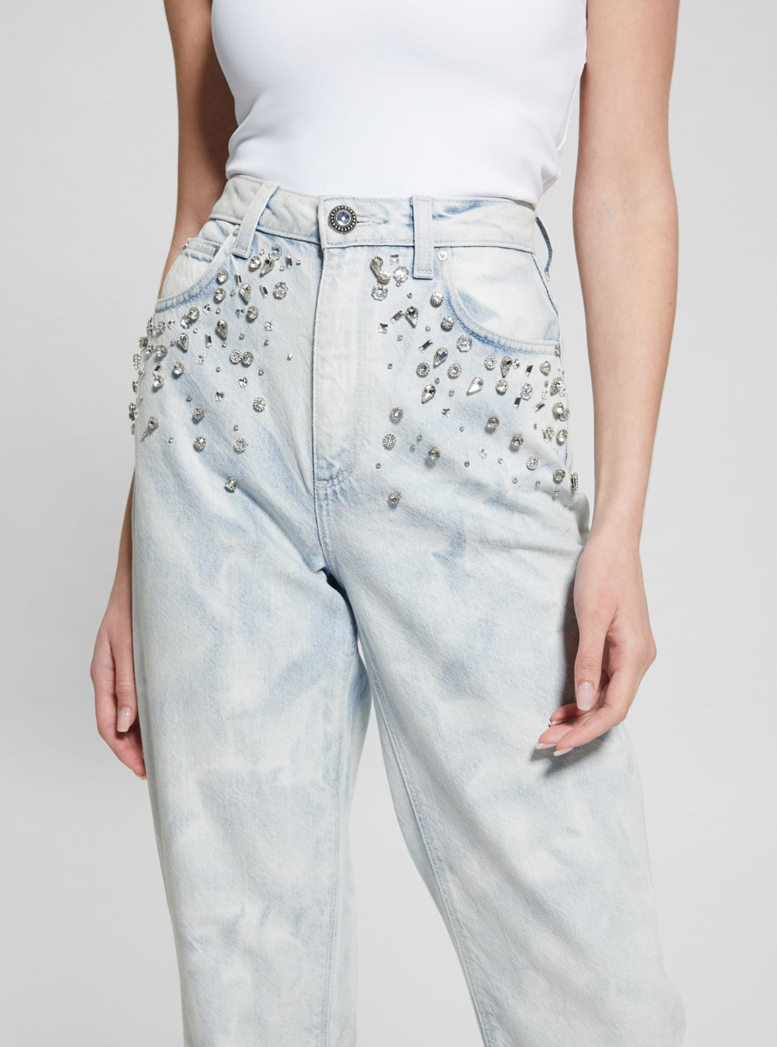 GUESS High-Rise Mum Jeans in Light Wash detail view