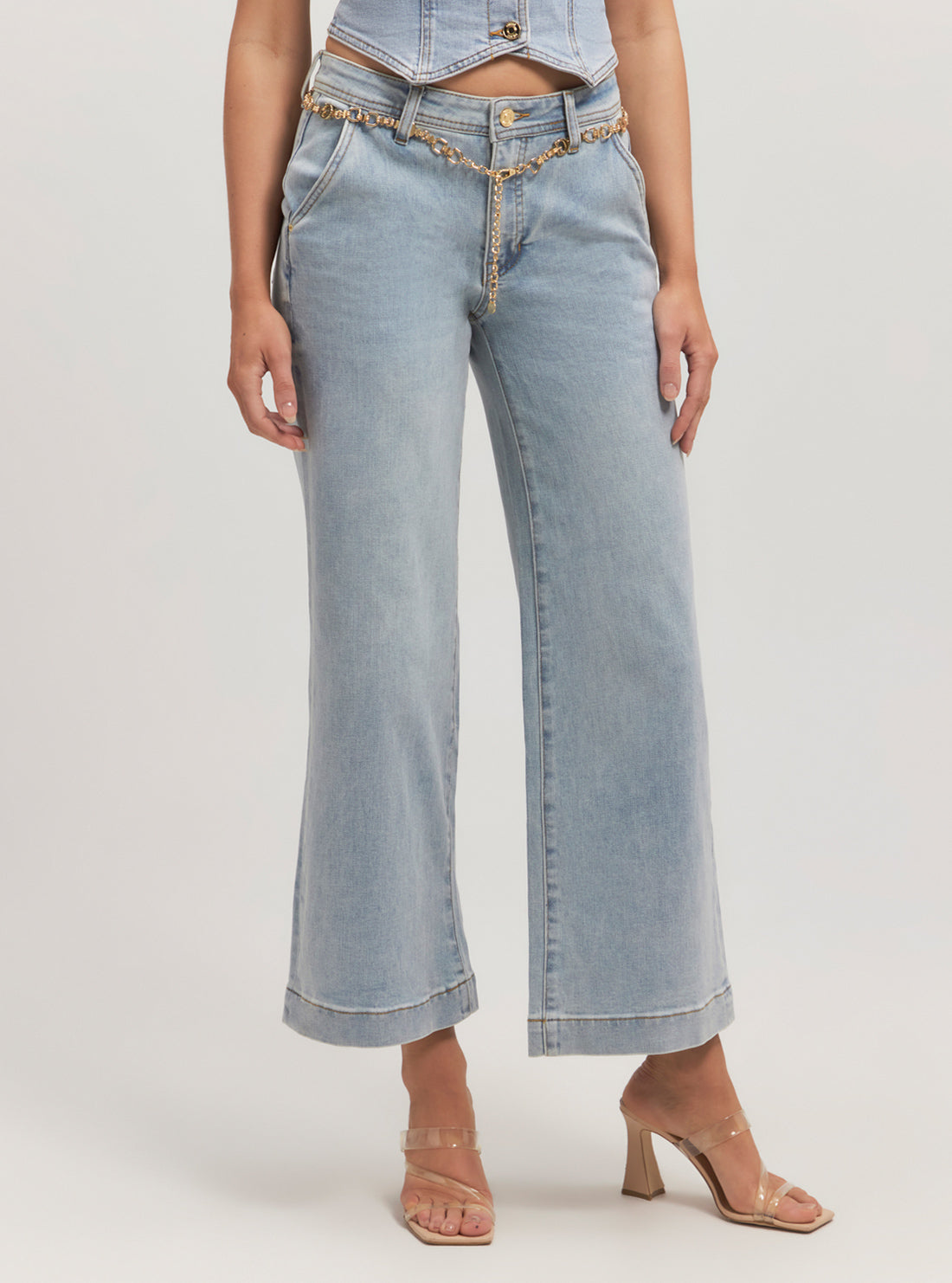 Mid-Rise Zoya Wide Leg Jeans In Light Wash