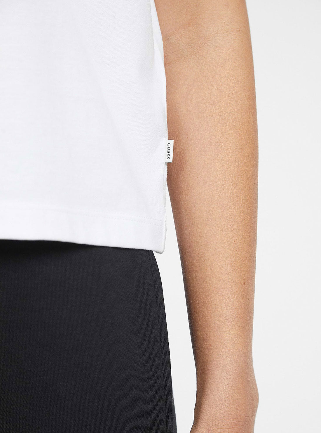 Guess Jeans White Boxy T-Shirt detail view