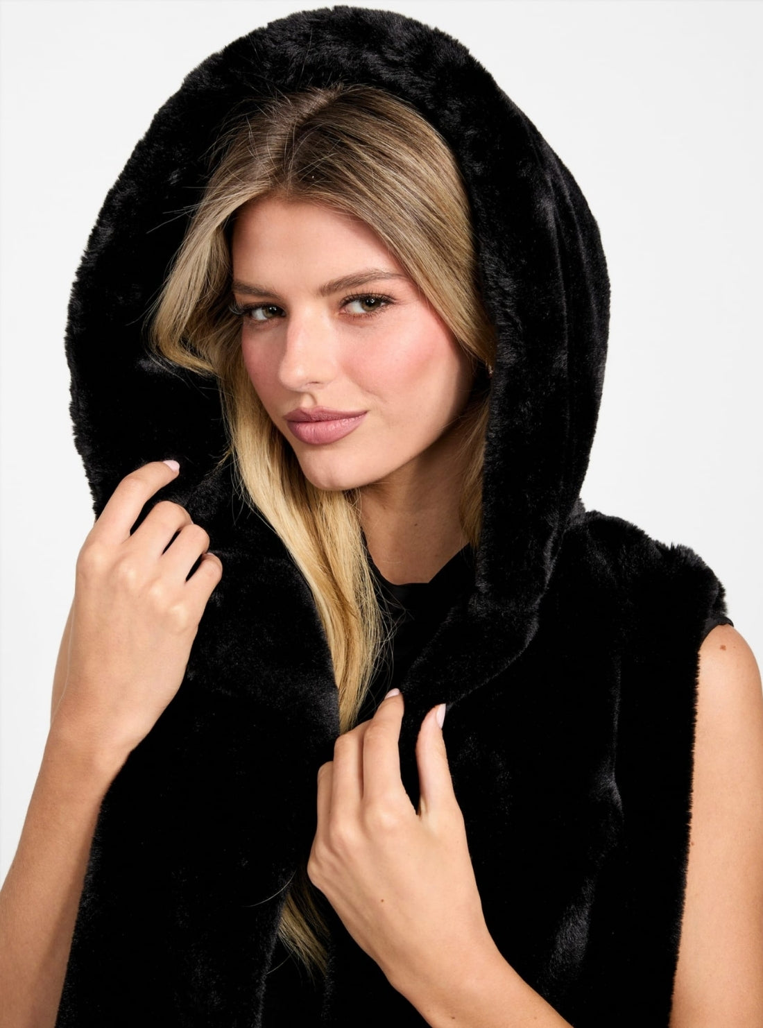 GUESS Womens Black Sophy Hooded Faux-Fur Vest W5BL99WDCH0 Detail View