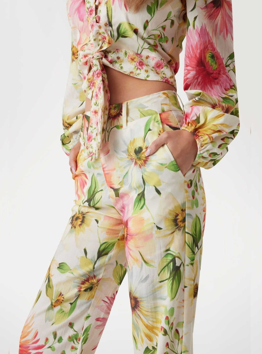 GUESS Womens Floral Print Colette Trousers W5GB46WG4G0 Detail View