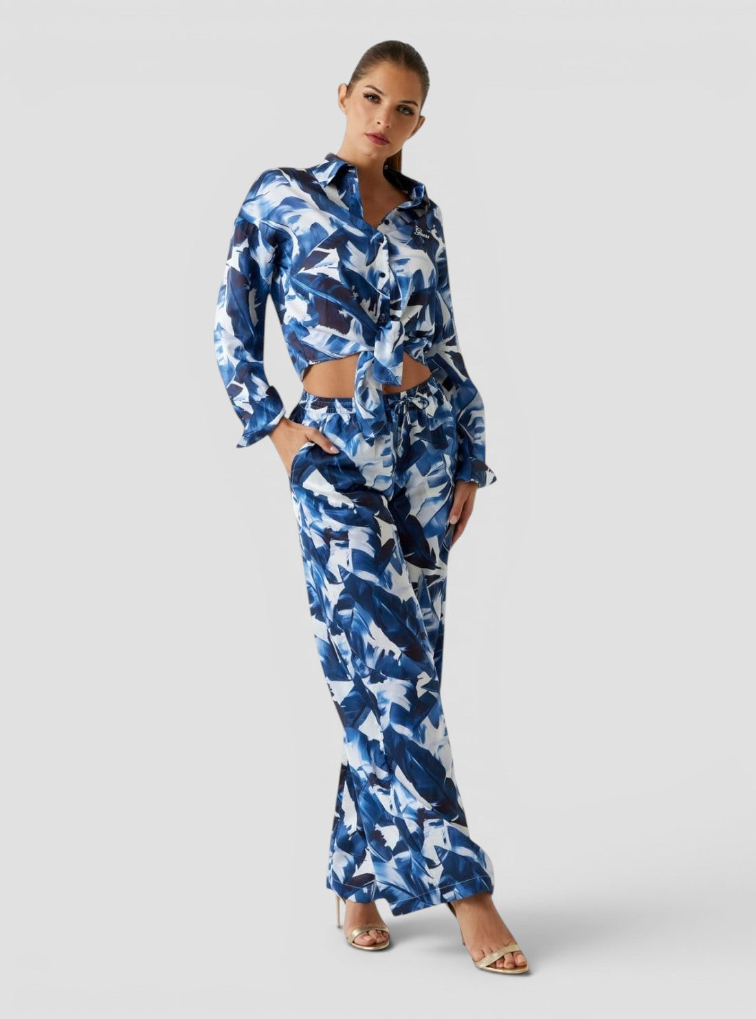 GUESS Womens Eco Blue Feathered Foliage Print Bowed Shirt W5GH0IWH9C2 Full View