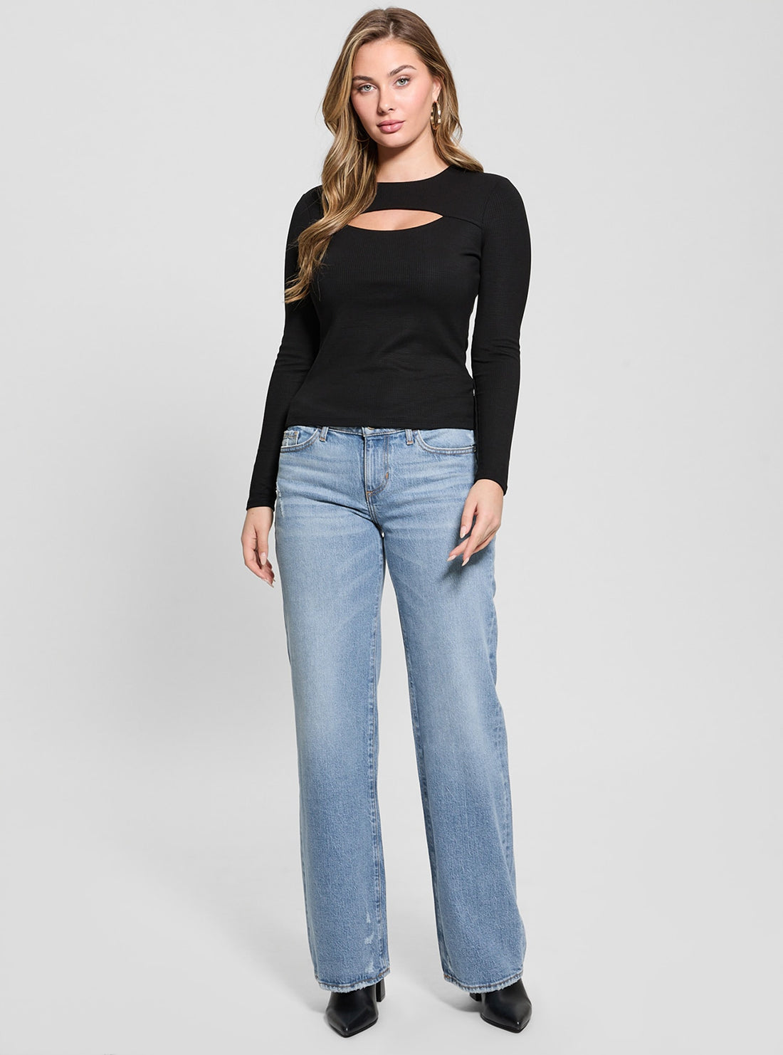 Blue Low Rise Slouchy Denim Jeans in Mid Wash