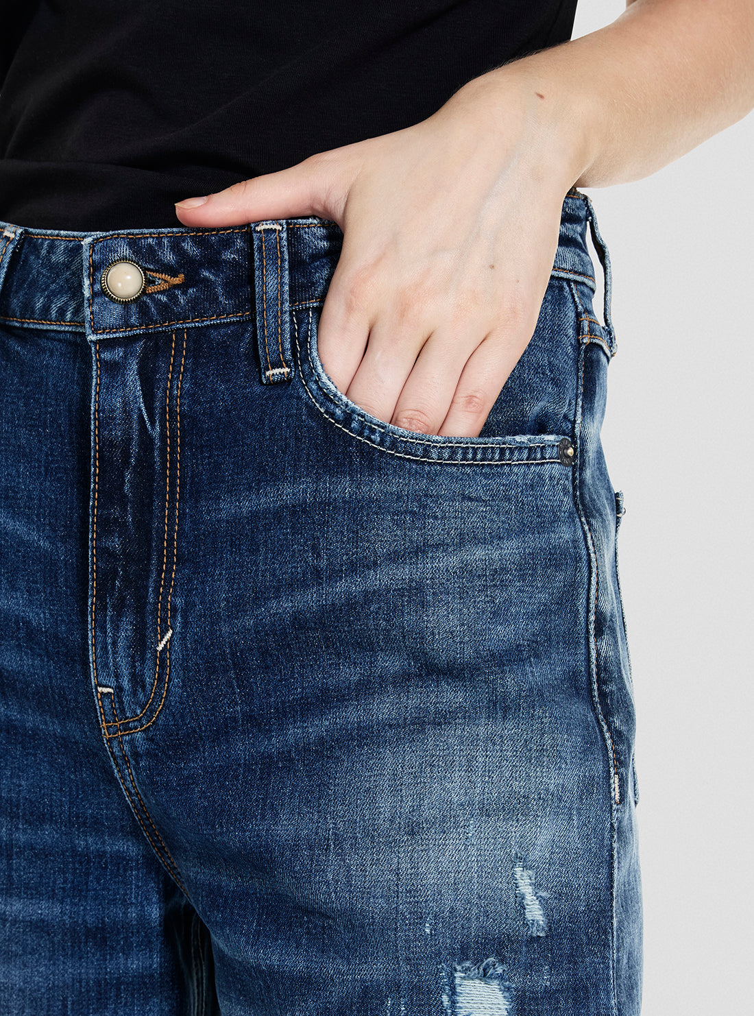 GUESS Womens Eco Bellagio Wide-Leg Jeans in Medium Wash W5YA1CD5QP3  Detail View