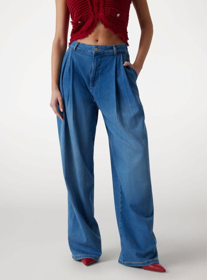 GUESS Womens Eco High-Rise Zypher Jeans in Medium Light Wash W5YA1FD5O90 Front View