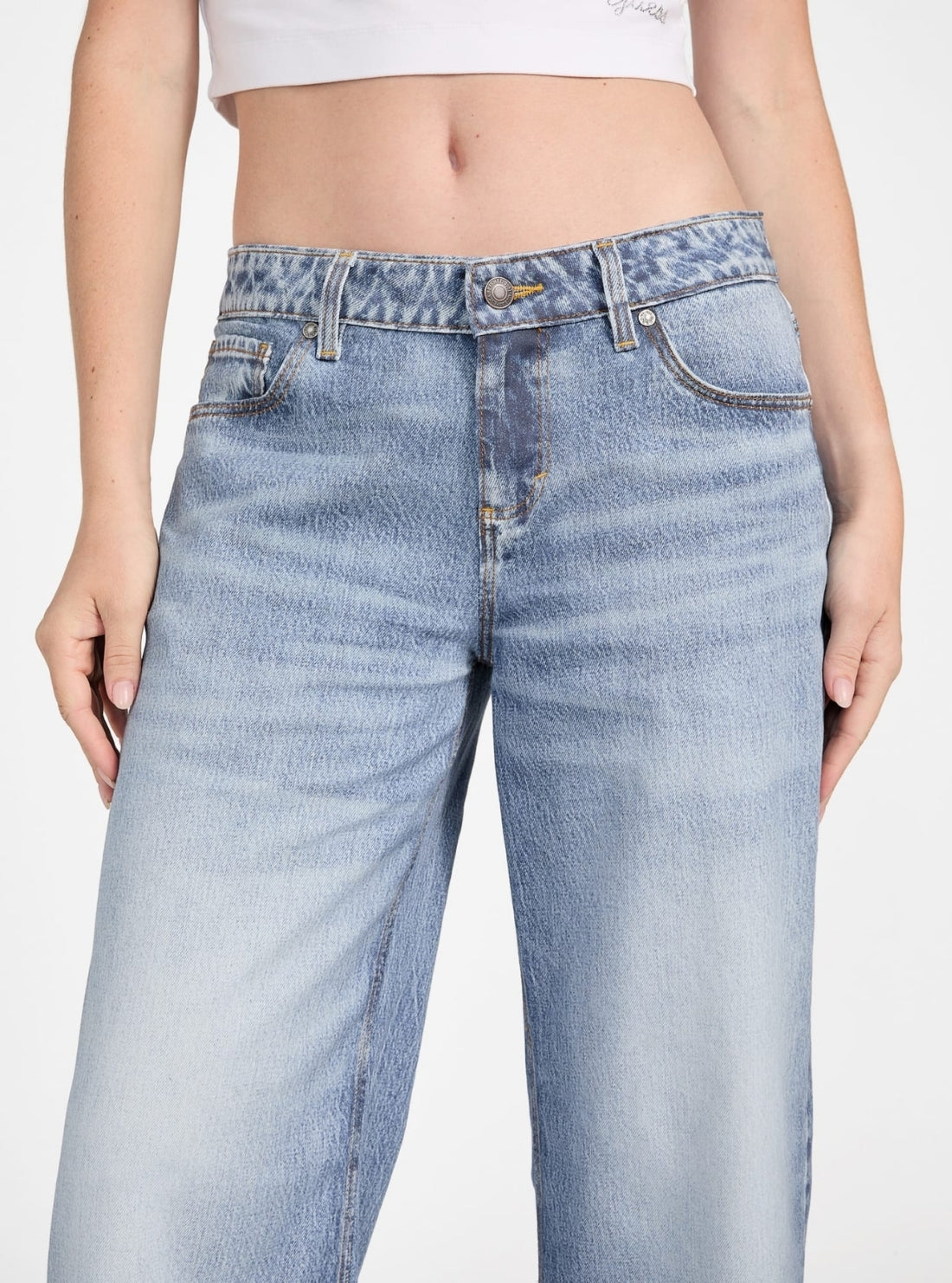 Eco Low Rise Baggy Jeans in Light Wash | GUESS