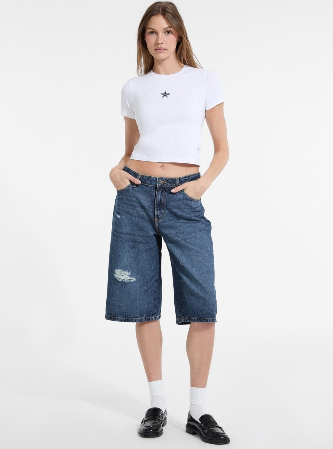 Guess Jeans Blue Baggy Denim Shorts
W5YD1DD5R22 Full View