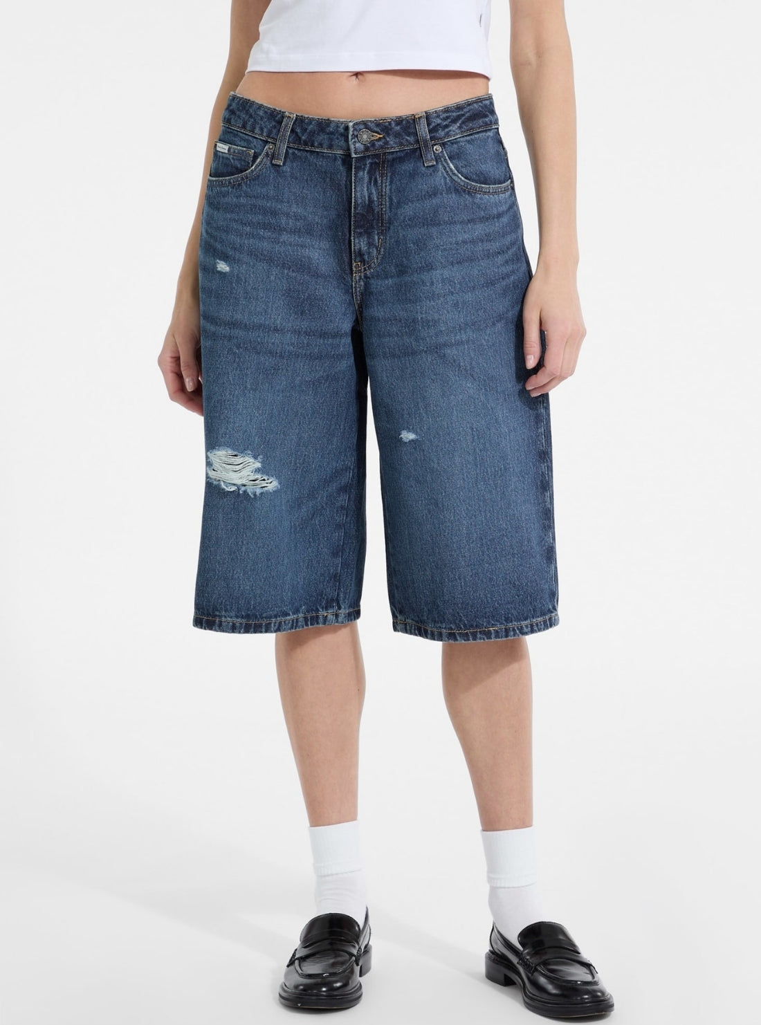 Guess Jeans Blue Baggy Denim Shorts
W5YD1DD5R22 Front View