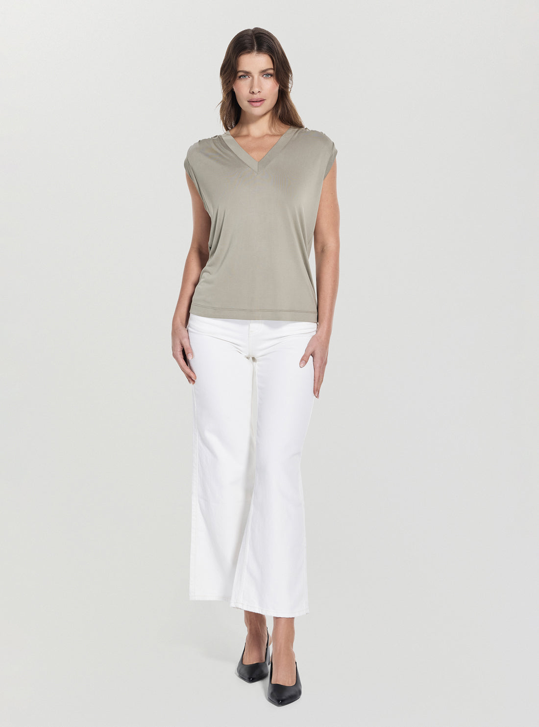 GUESS Womens Green V-Neck Elevated Basic Top W5YP52KCYW2 Full View