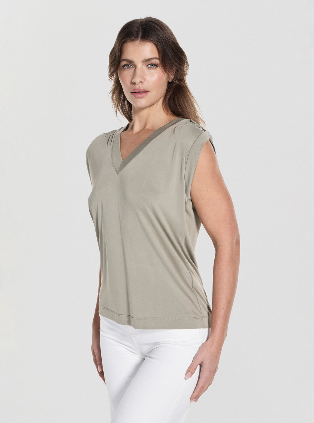 GUESS Womens Green V-Neck Elevated Basic Top W5YP52KCYW2 Front Side View