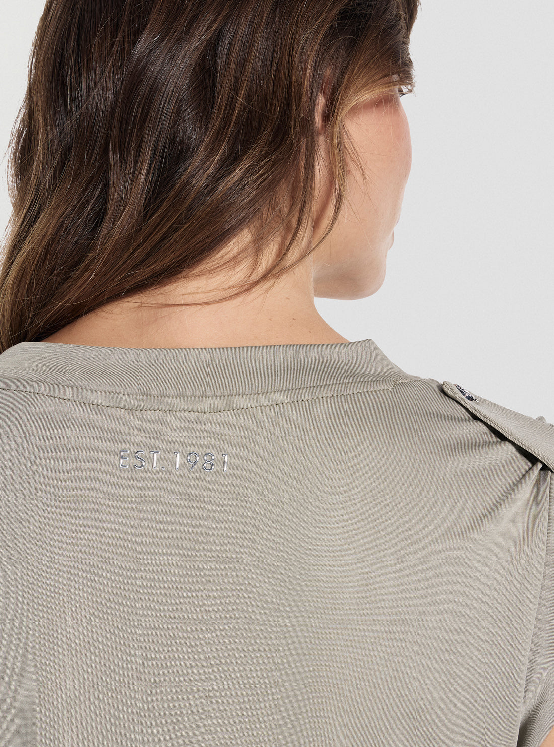 GUESS Womens Green V-Neck Elevated Basic Top W5YP52KCYW2 Back Detail View