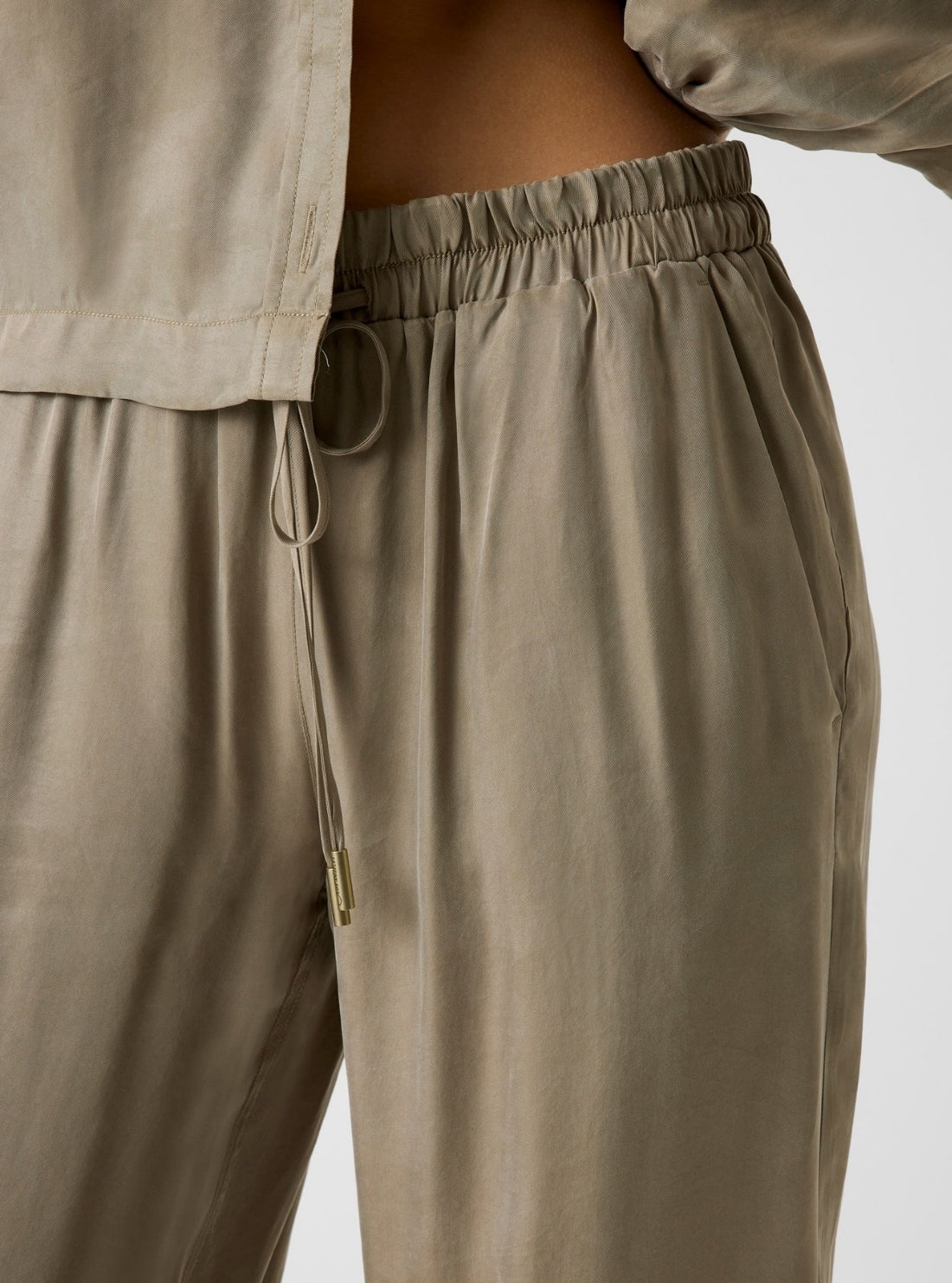 GUESS Womens Eco Sage Dalia Fluid Jogger Pants W6GB07W1781 Detail View