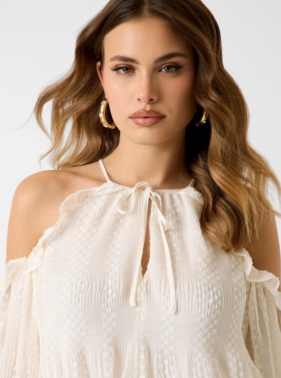 GUESS Womens White Emilia Cold Shoulder Top W6GH61W2041 Detail Front View