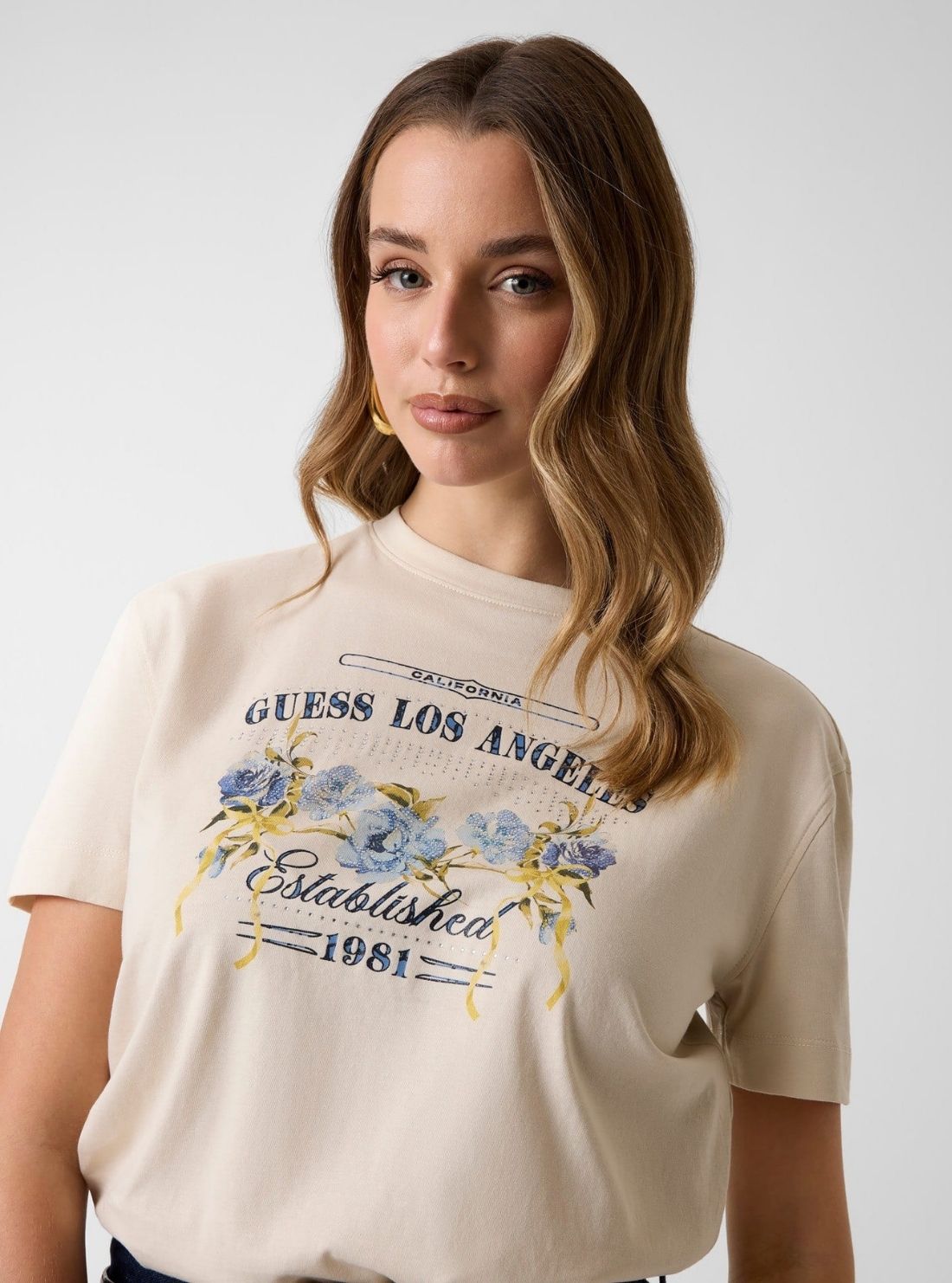 GUESS Womens Pearl Oyster Flowers GUESS Box T-Shirt W6GI27K3160 Detail View
