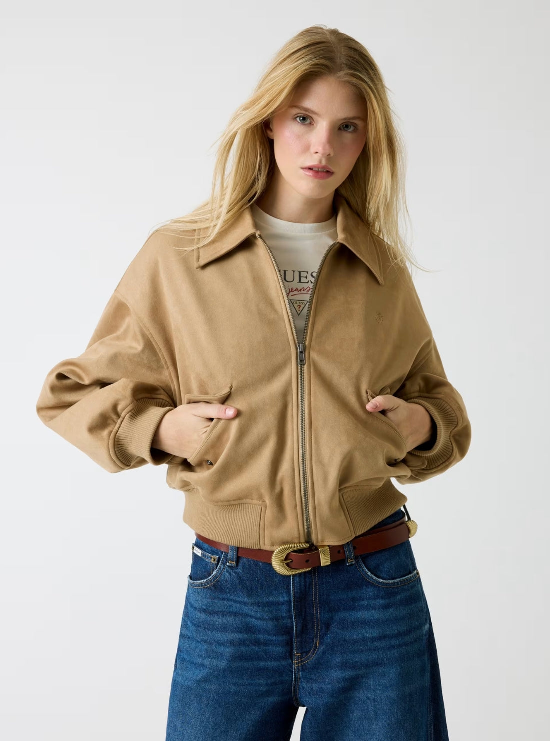 【ベージュ(F13Q)】GUESS ブルゾン (M)LS Mn Suede Mix  Jacket Suede jacket with pockets brand GUESS — Globalbrandsstore.com/en