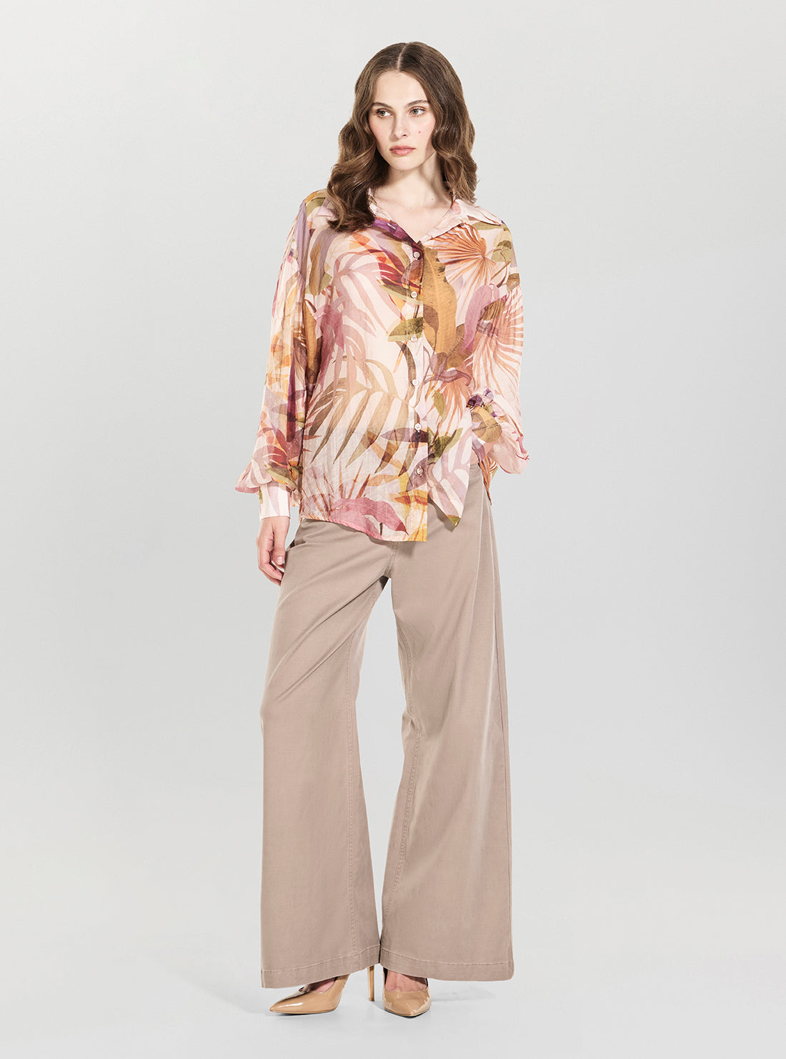 GUESS Womens Sarika Palm Print Imma Relaxed Shirt W6YH25W2947 Full View