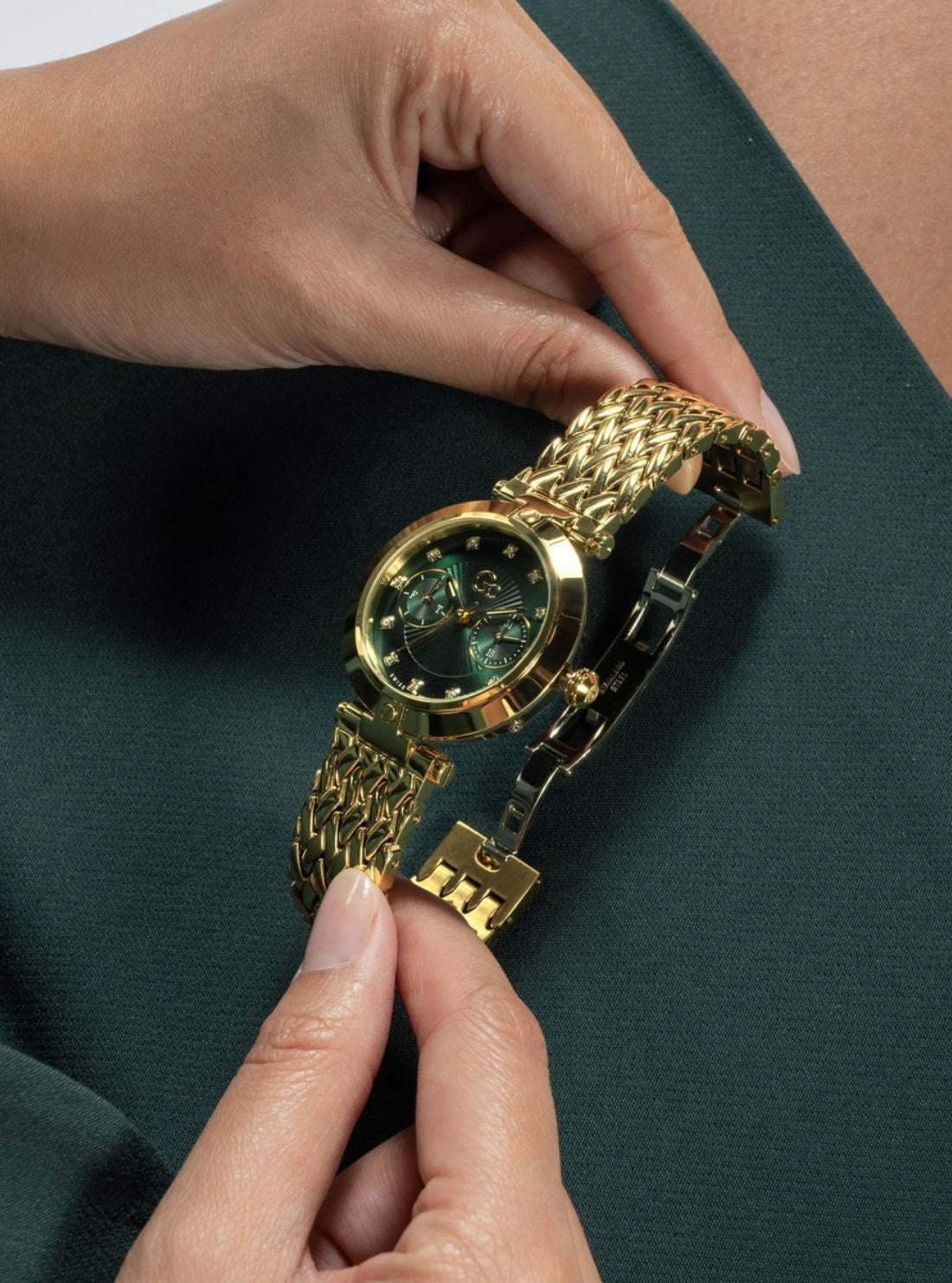 GUESS Watches Gold GC Vogue Green Dial Watch Z21007L1MF Detail View 