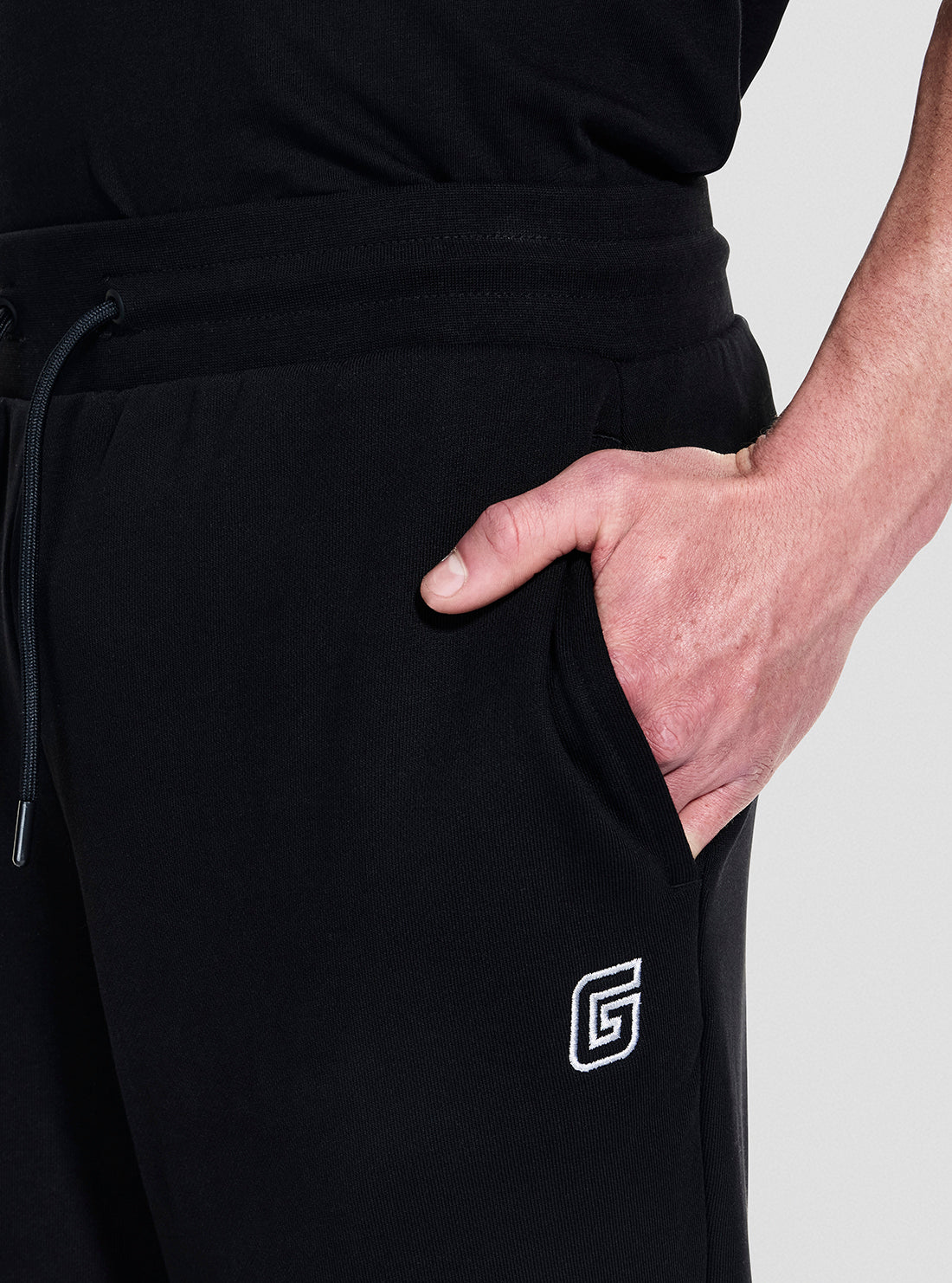 GUESS Mens Black Mentore Cuffed Active Pant Z5YB01KCE91 Detail View