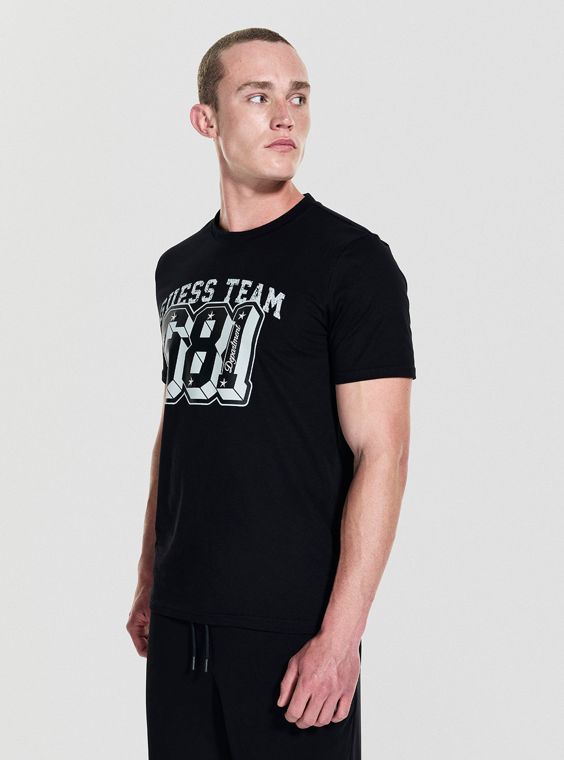 GUESS Mens Black Mentore Active T-Shirt Z5YI00I3Z14 Side View