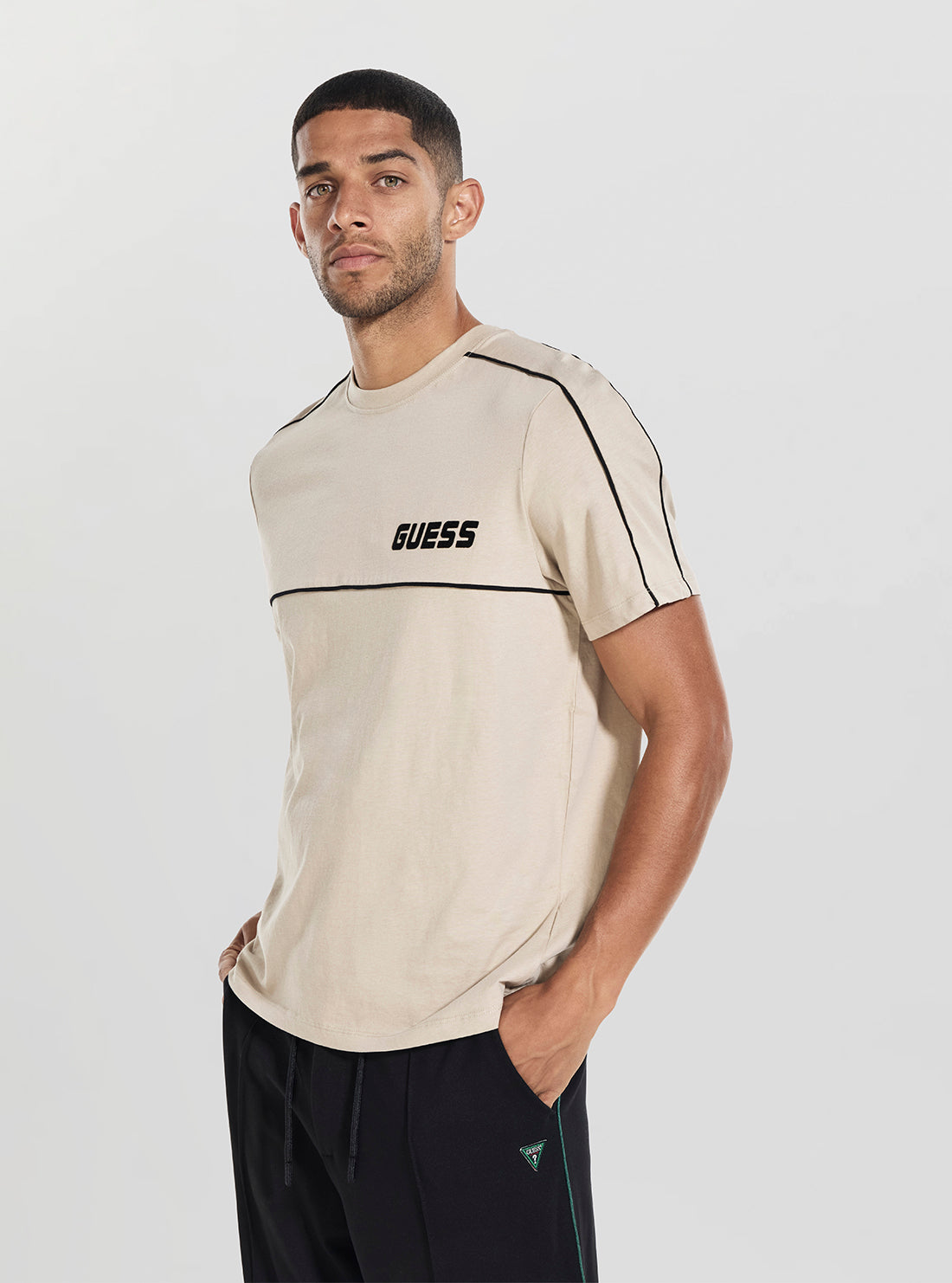 GUESS Mens Beige Cleto Logo Active T-Shirt Z5YI05I3Z14 Side View
