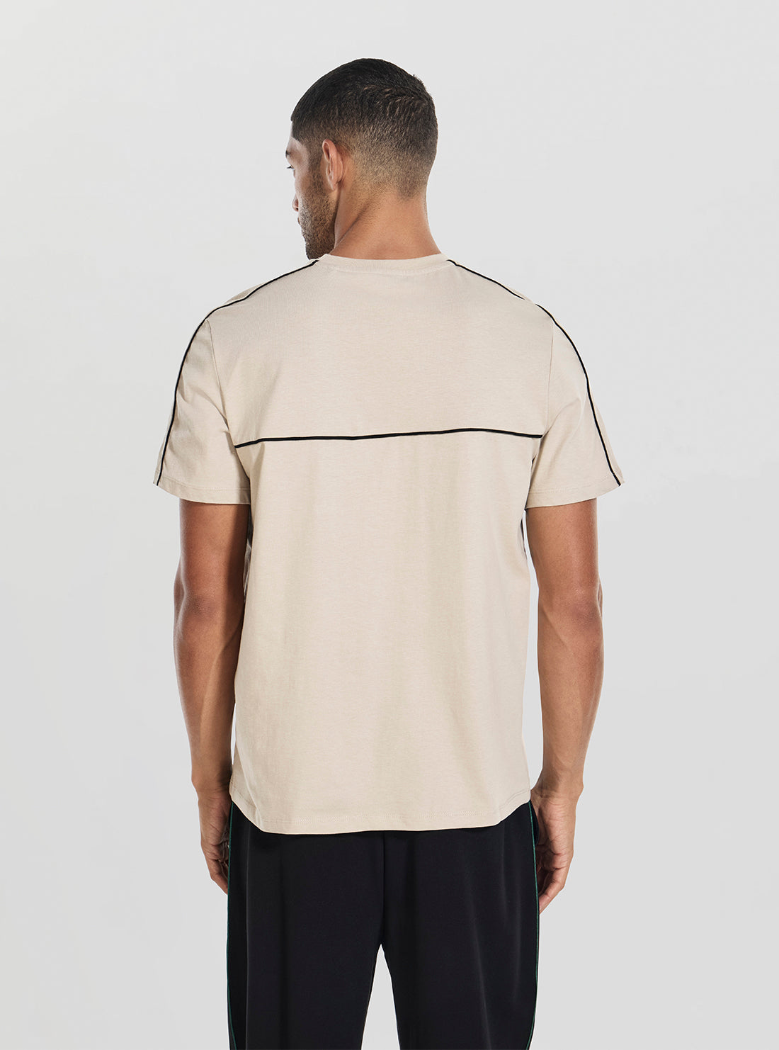GUESS Mens Beige Cleto Logo Active T-Shirt Z5YI05I3Z14 Back View