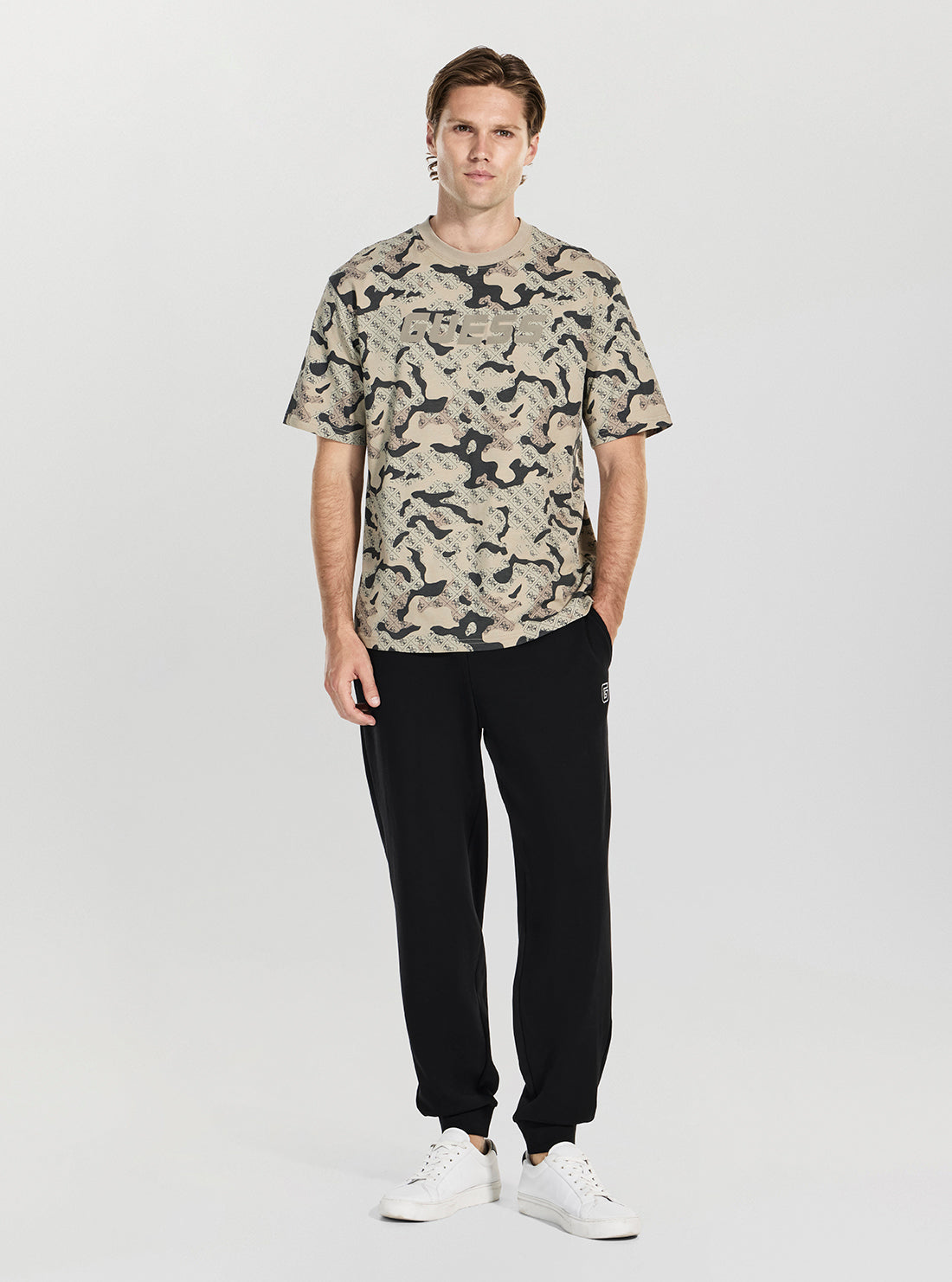 GUESS Mens Beige Camo Logo Chayton T-Shirt Z6RI05I3Z1 Full View