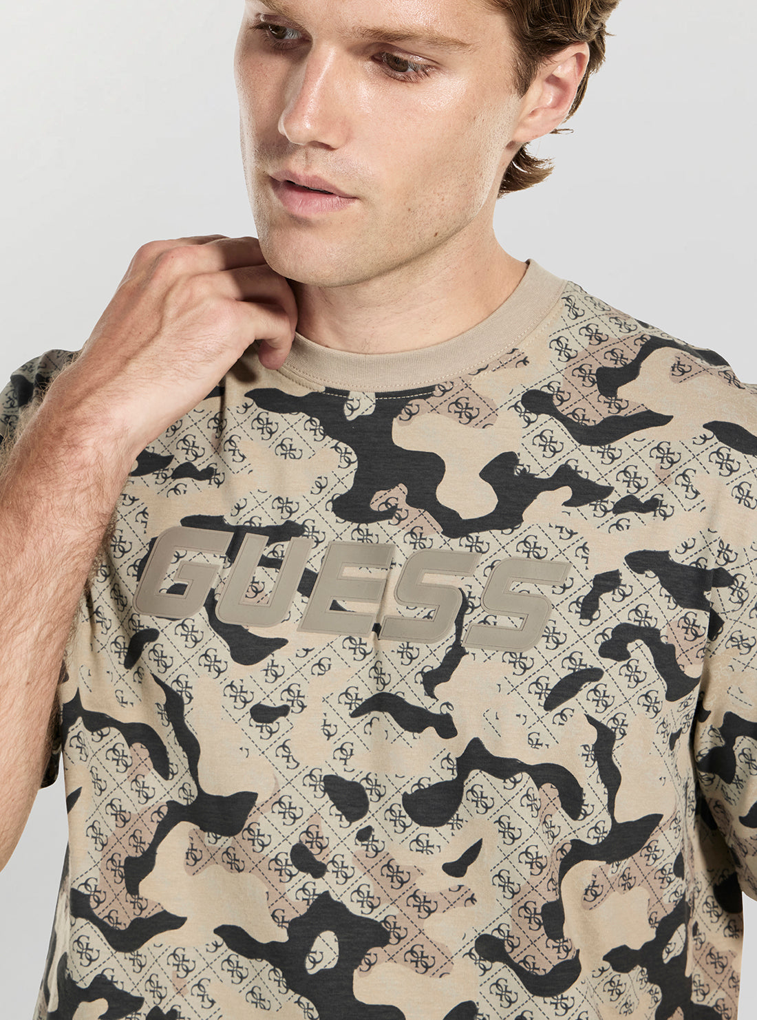 GUESS Mens Beige Camo Logo Chayton T-Shirt Z6RI05I3Z1 Detail View