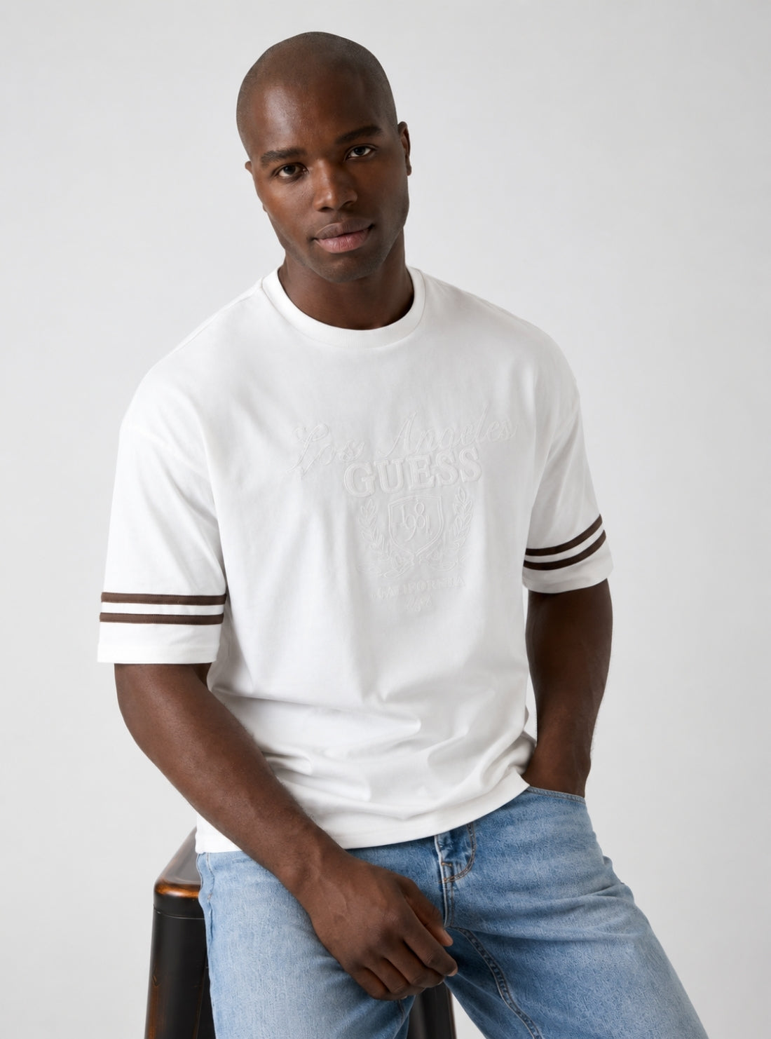 GUESS Mens White Herald Active T-Shirt Z6YI18K5005 Front View2