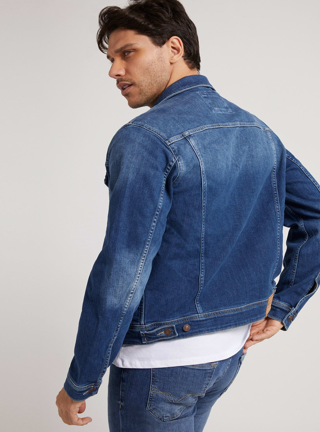 GUESS Mens Slim Fit Dillion Denim Medium Blue Jacket Back View